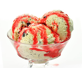 Image showing cookies' ice cream with strawberry topping 