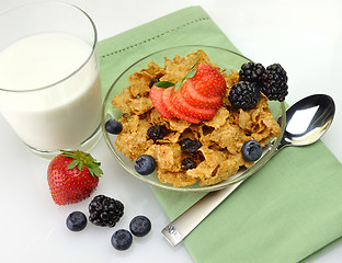 Image showing healthy breakfast with bran and raisin cereal 