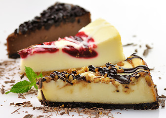 Image showing slices of cheesecakes 