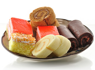 Image showing cakes in a plate