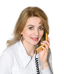 Image showing Businesswoman speak by phone