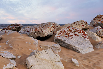 Image showing rocks by the lake 