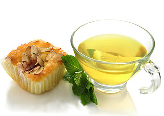 Image showing green tea and cupcakes