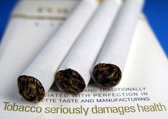 Image showing Cigarettes on box