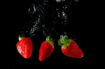 Image showing strawberry in water