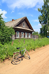 Image showing old bicycle on rural road