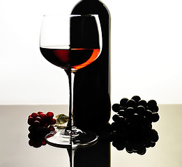 Image showing red wine and grape