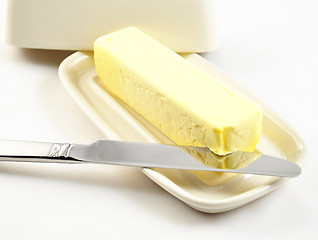Image showing butter on a white butterdish 