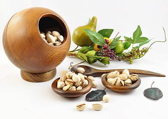 Image showing pistachios