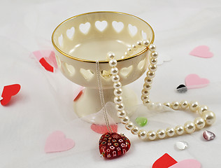 Image showing pearl and silver necklaces 