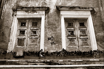 Image showing old door in ancient building