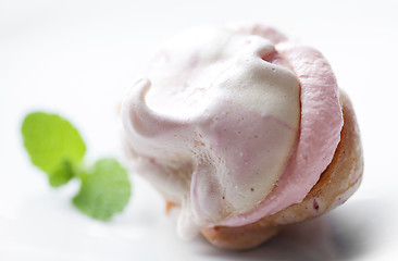 Image showing meringues and cream