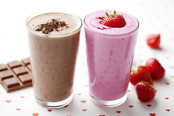 Image showing chocolate and strawberry milkshake