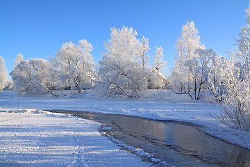 Image showing village is on coast to freeze river