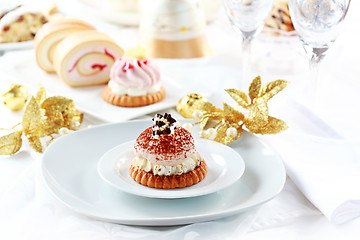 Image showing Whipped cream cakes for Christmas