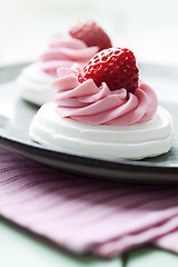 Image showing strawberry meringue pavlova