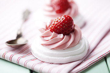 Image showing strawberry meringue pavlova