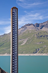 Image showing Dam water level measurement