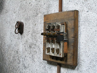 Image showing circuit-breaker