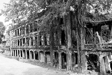 Image showing war torn building in Corregidor