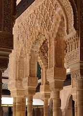 Image showing Beautiful carved columns in Alhambra palace