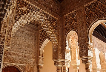 Image showing Beautiful carved columns in Alhambra palace