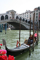 Image showing gondola at rialto bridge