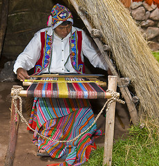 Image showing Peruvian man weaving