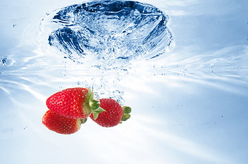 Image showing strawbarry fruit in water