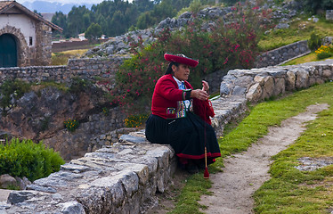 Image showing Peruvian woman weaving