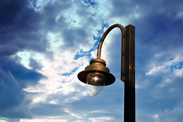 Image showing Image of street light.