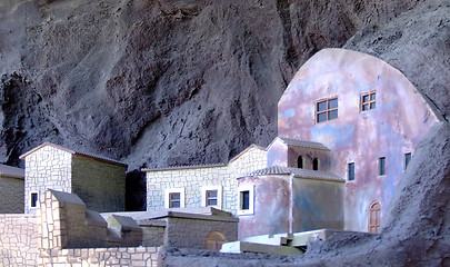 Image showing Houses deep in the mountains