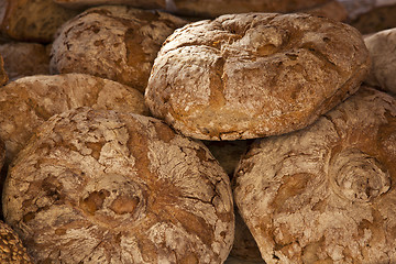 Image showing Bread loaves on market stall