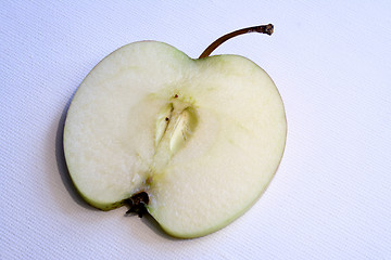 Image showing half apple