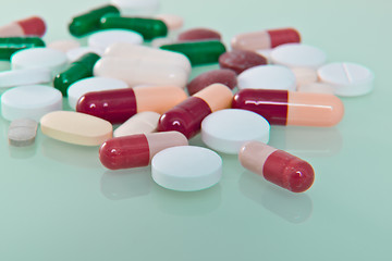 Image showing various pills