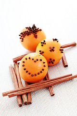 Image showing oranges with cloves