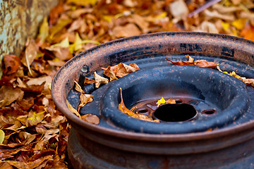 Image showing Rusty tire rim 