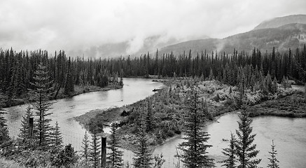 Image showing The magnificent Lake Louis 