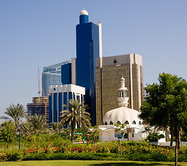 Image showing Mosque in front of office buildings in Abu Dhabi