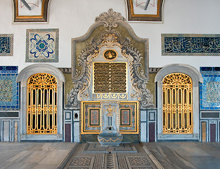 Image showing Topkapi Palace golden door and ornamental walls in Istanbul