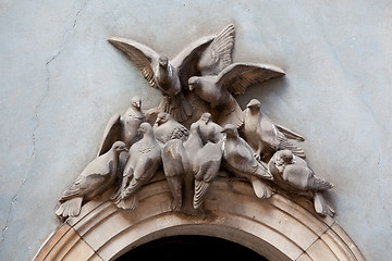 Image showing Doves above archway