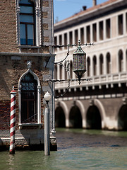 Image showing Ornate canal light