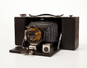 Image showing Ancient Camera in front view