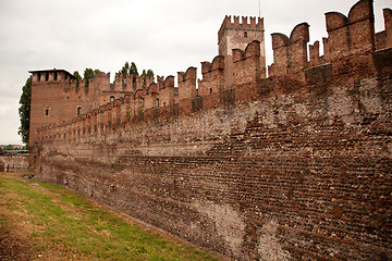 Image showing Castel Vecchio battlements