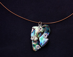 Image showing Single Paua shell as pendant