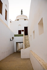 Image showing Abu Dhabi alley in fort