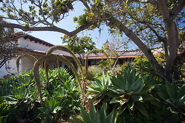 Image showing Casa de Estudillo with fountain