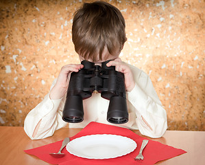 Image showing child with binoculars