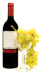 Image showing red wine with wineglasses and grape