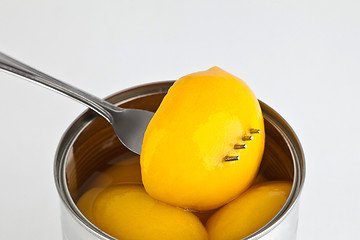 Image showing Peaches in sweet syrup.